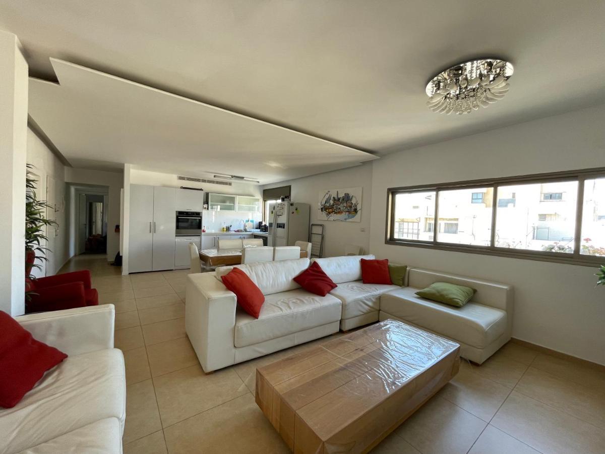 Beautiful 2-Bedroom Condo In The Heart Of تل أبيب المظهر الخارجي الصورة