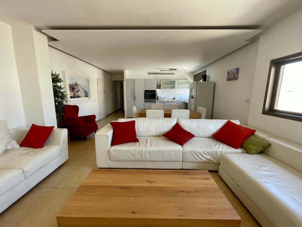 Beautiful 2-Bedroom Condo In The Heart Of تل أبيب المظهر الخارجي الصورة