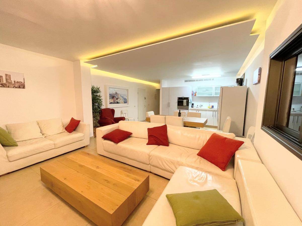 Beautiful 2-Bedroom Condo In The Heart Of تل أبيب المظهر الخارجي الصورة